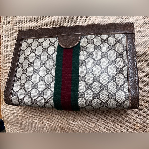 Authentic Vintage Gucci Clutch. Fair condition - Picture 2 of 11